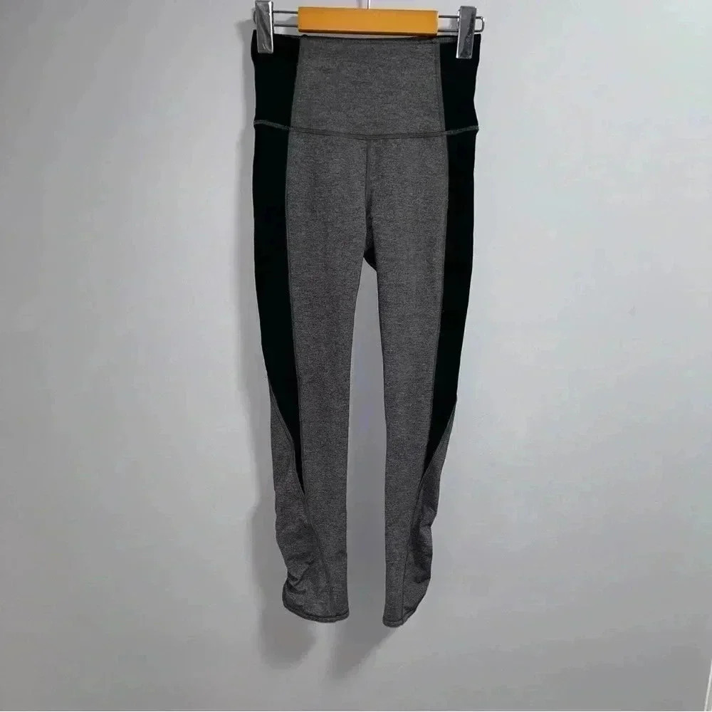 Lululemon On Your  Mark Crop - Picture 8 of 8